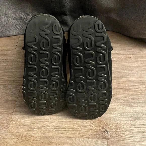 Emu Australia boots. Size 7 color black. Worn but in good condition - Picture 5 of 6